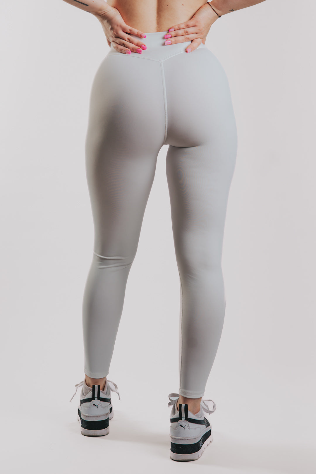 SUJETADOR HALTER ESCULPIDO
