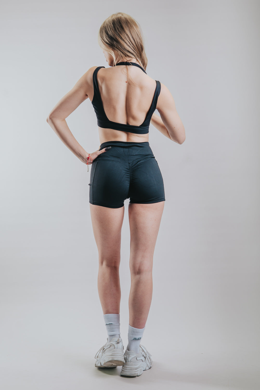 SUJETADOR HALTER ESCULPIDO