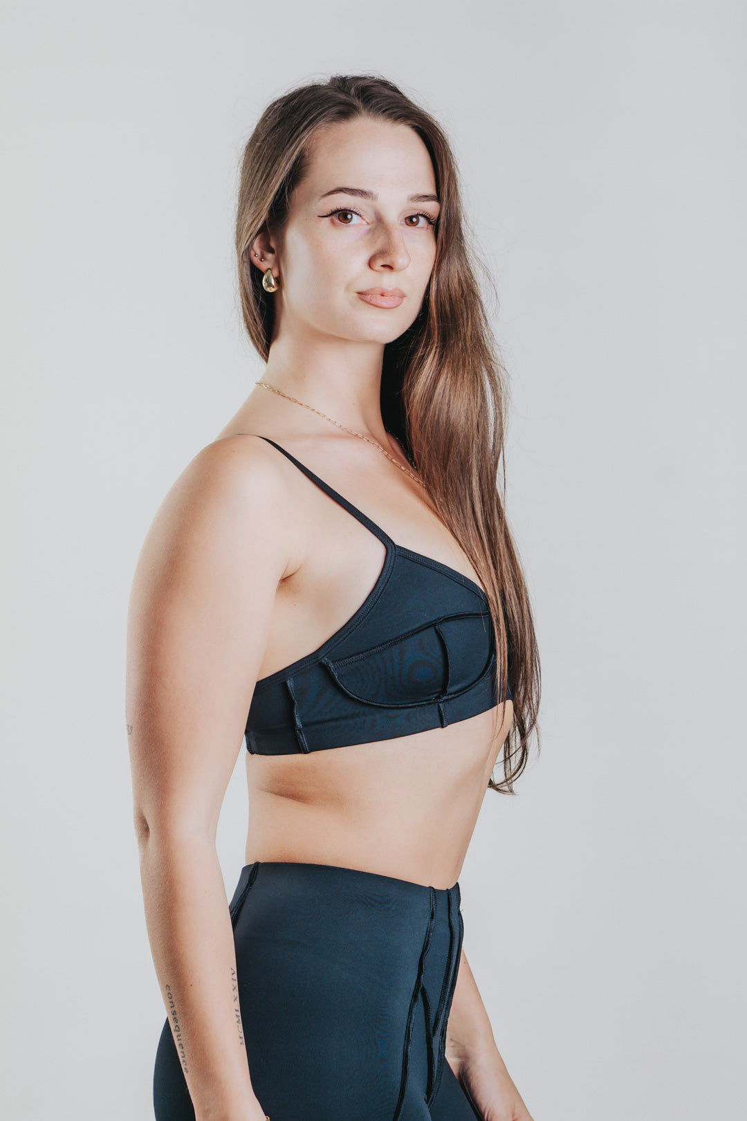 ELEVATE PERFORMANCE TOP- Black