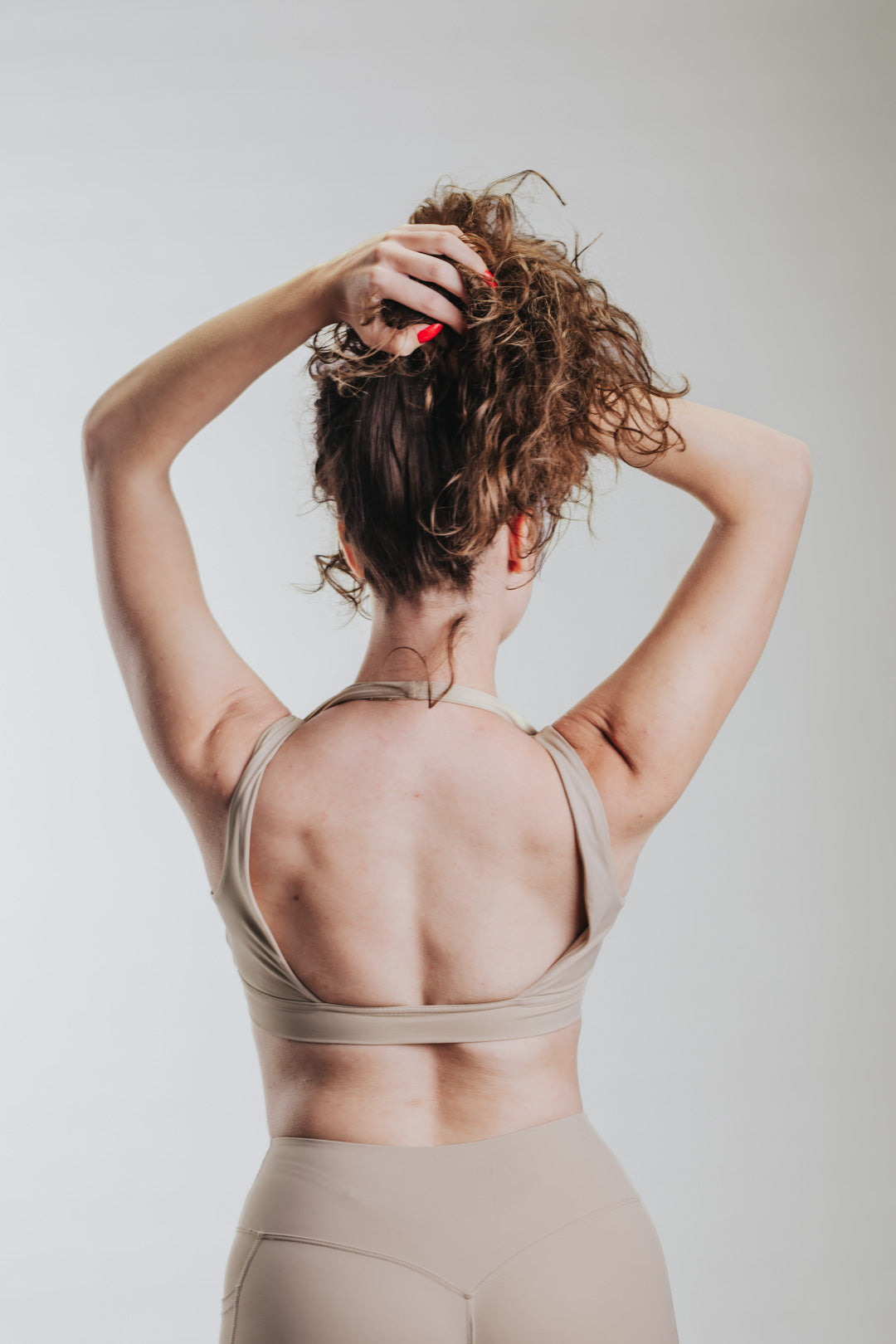 SUJETADOR HALTER ESCULPIDO