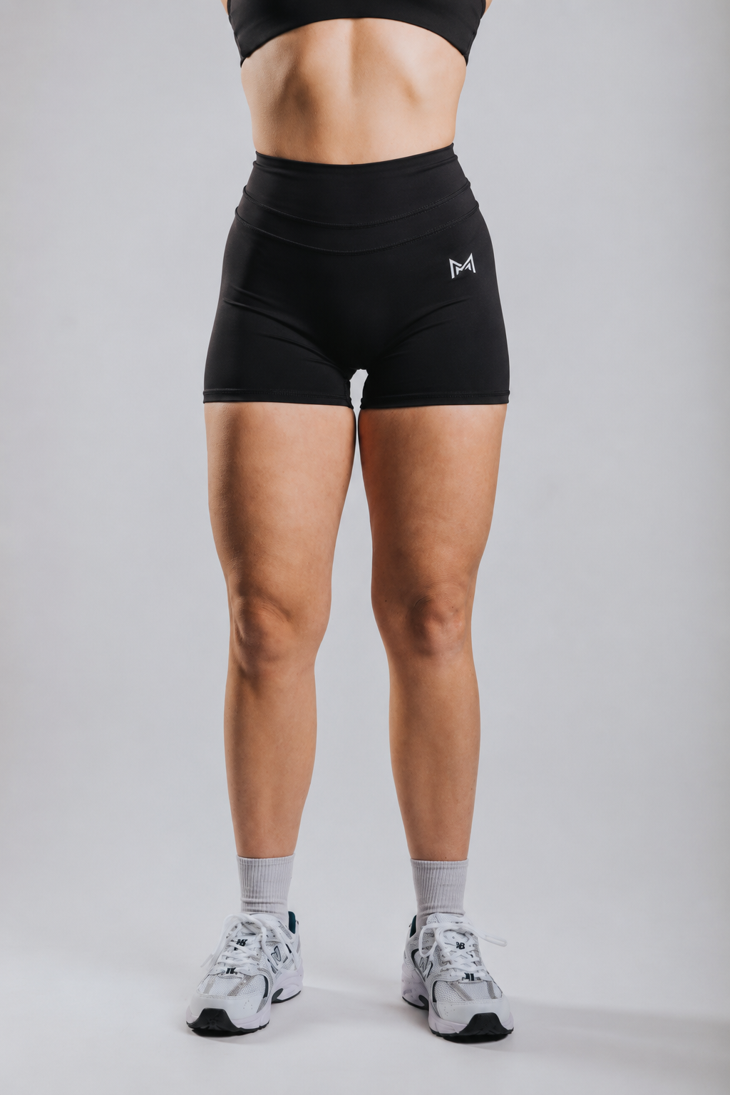 ESSENTIAL SCULPT SHORT - BLACK