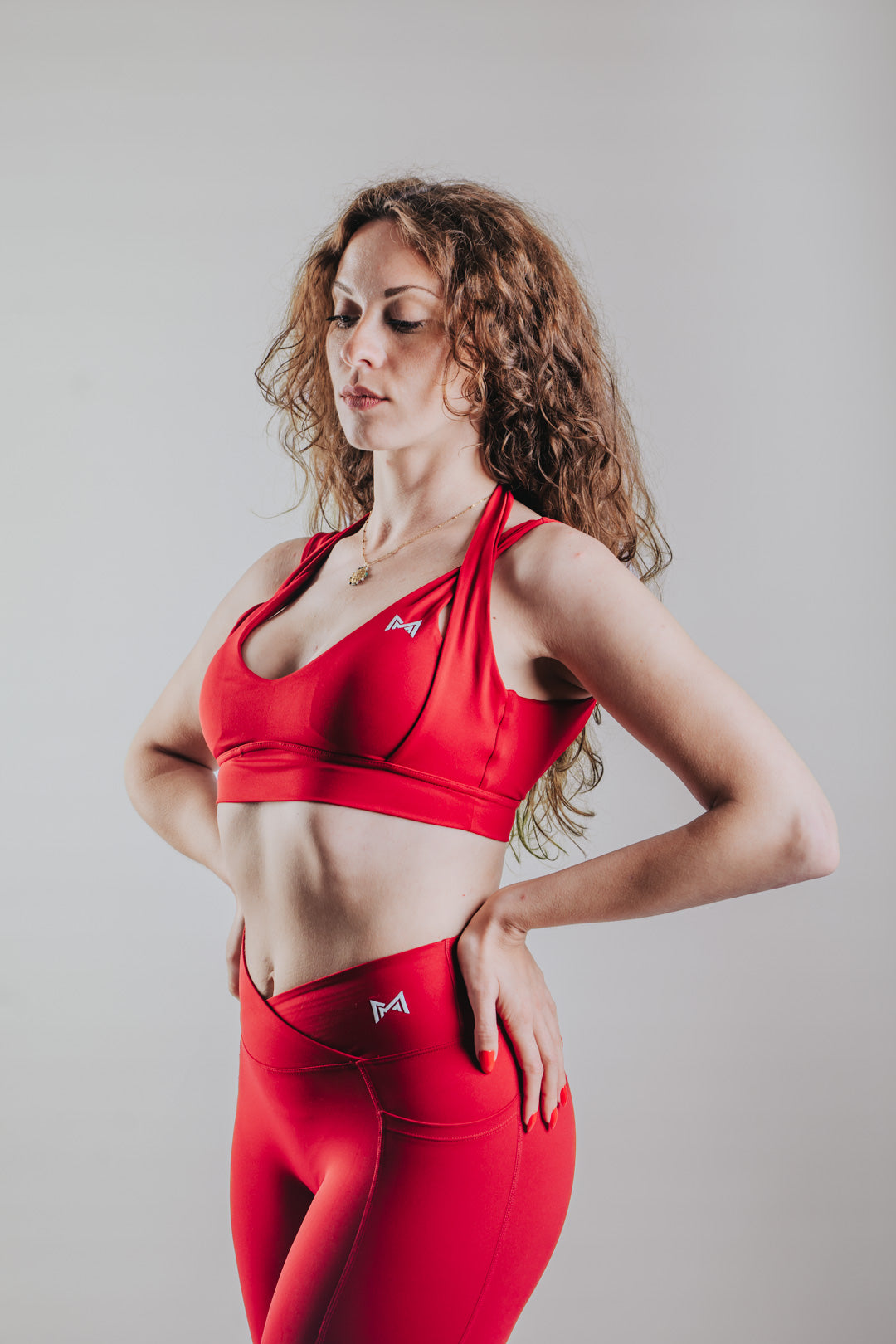 SUJETADOR HALTER ESCULPIDO