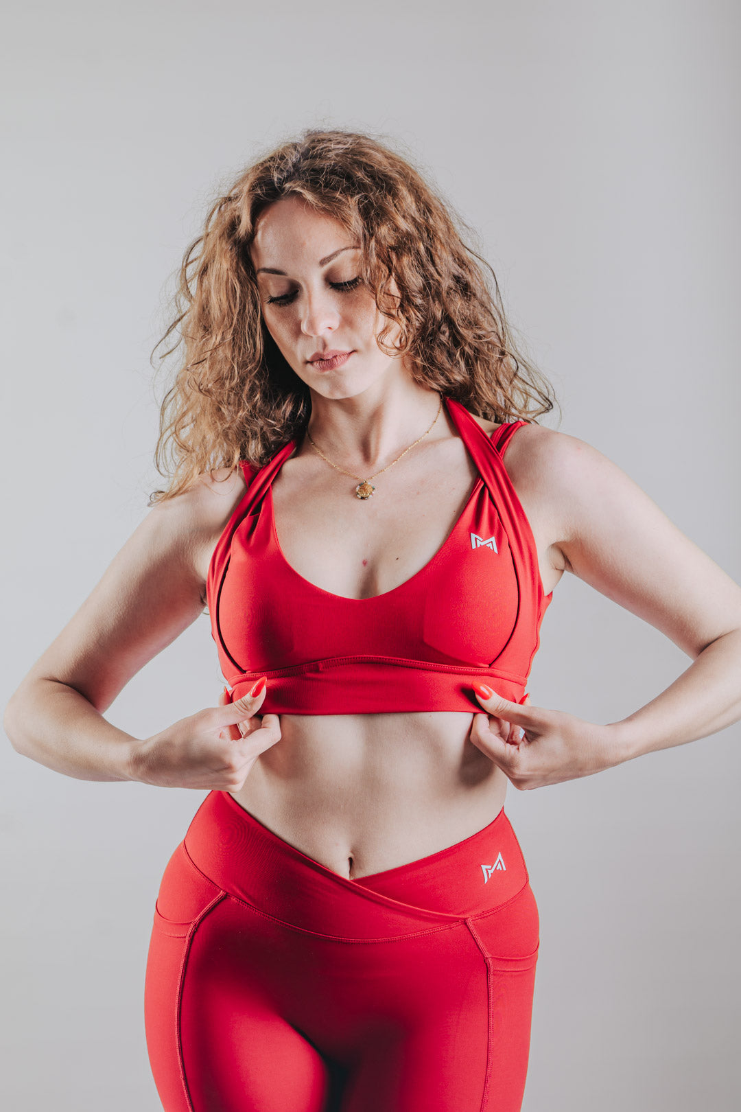SUJETADOR HALTER ESCULPIDO