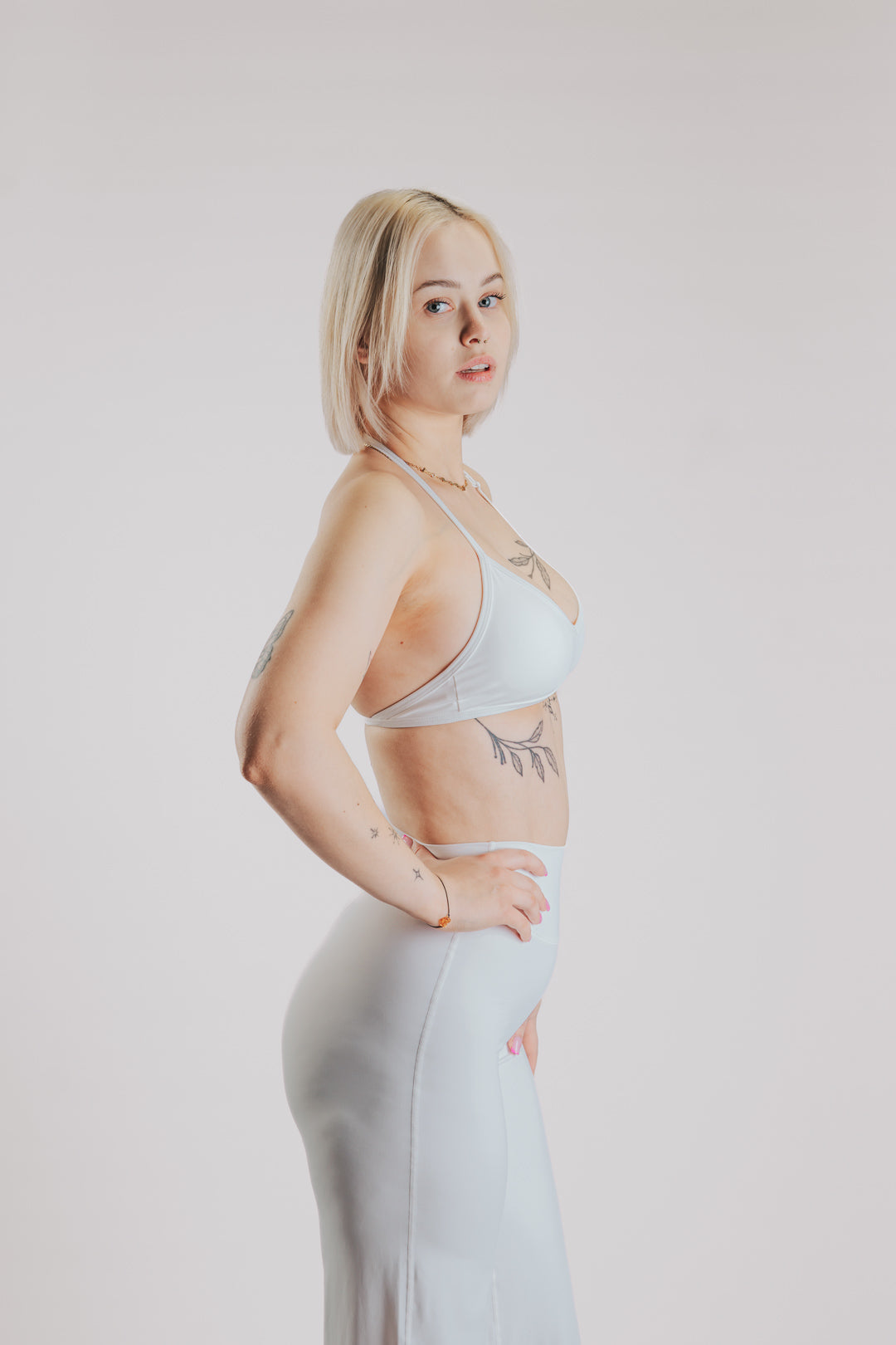 SUJETADOR HALTER ESCULPIDO