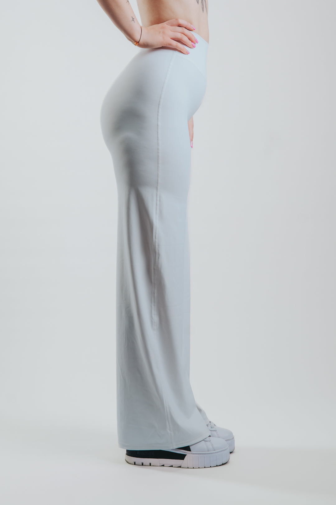 SUJETADOR HALTER ESCULPIDO