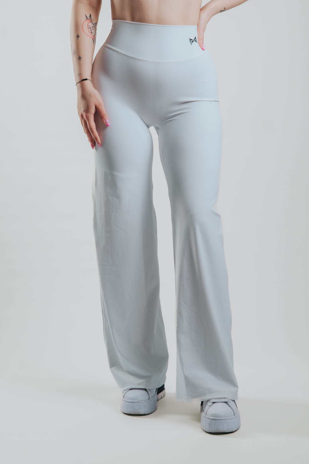SUJETADOR HALTER ESCULPIDO