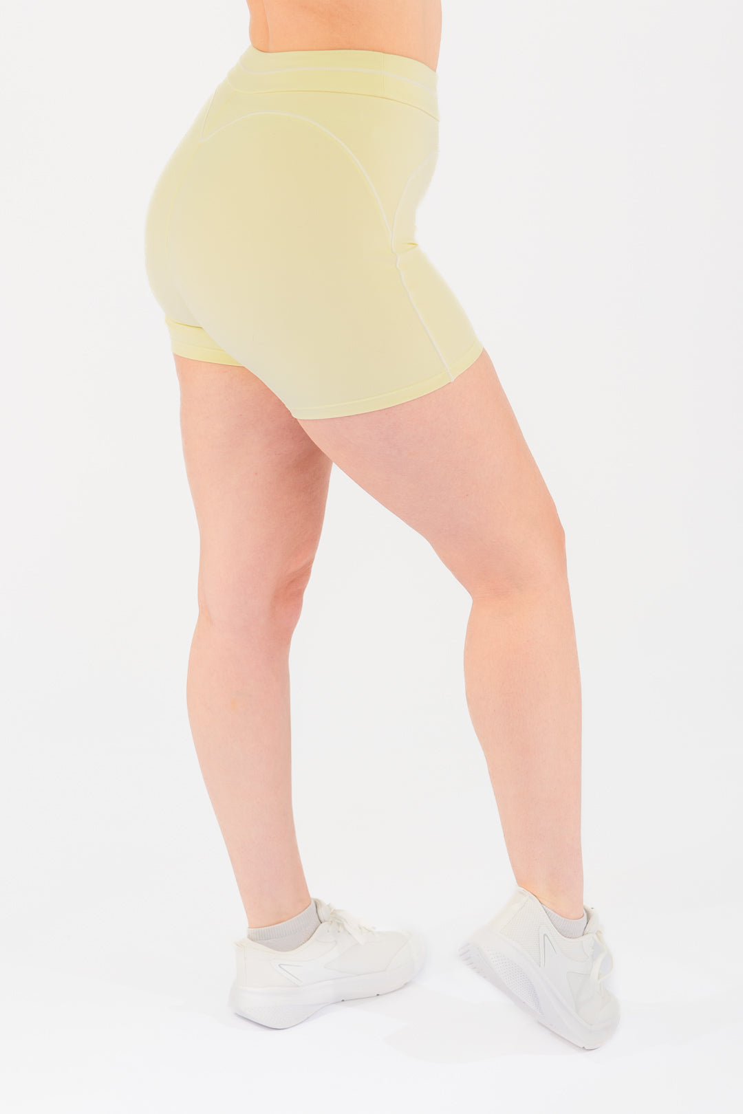Velocity Sculpt Shorts - Vanilla Cream