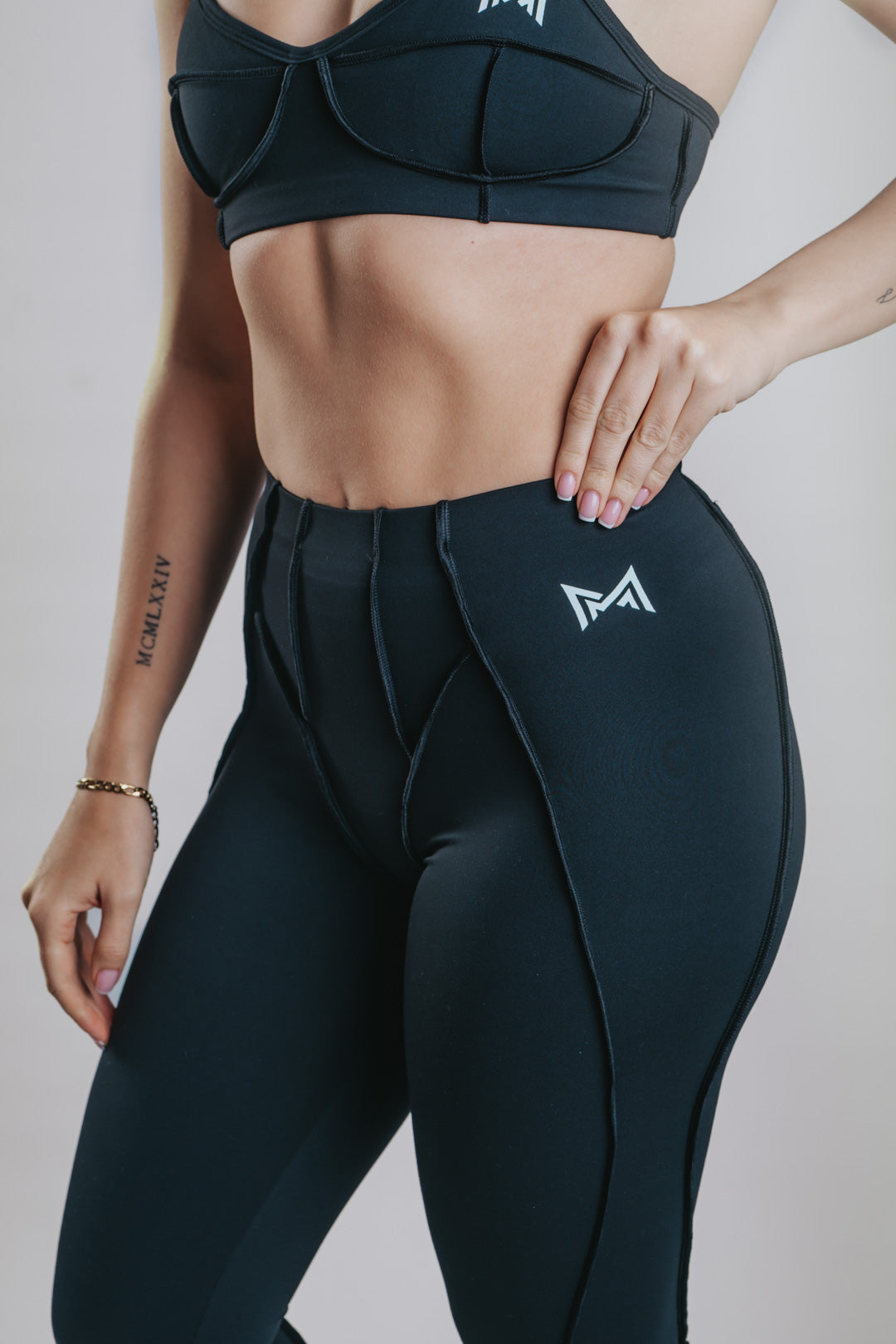 ELEVATE PERFORMANCE LEGGINGS - Black