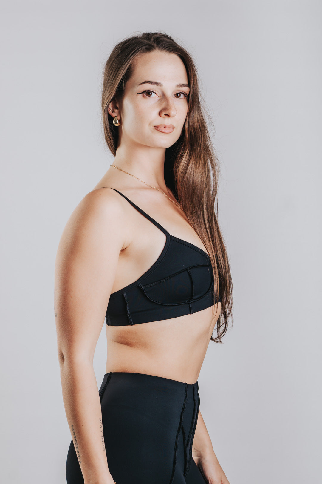 ELEVATE PERFORMANCE TOP- Black