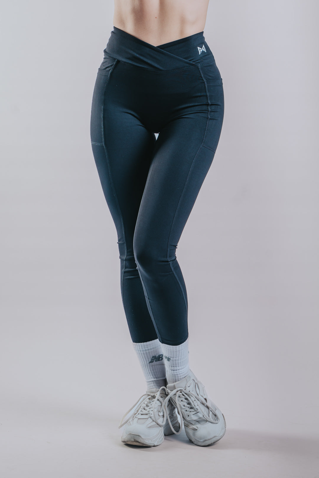HIGH SUPPORT SPORT LEGGINGS - BLACK