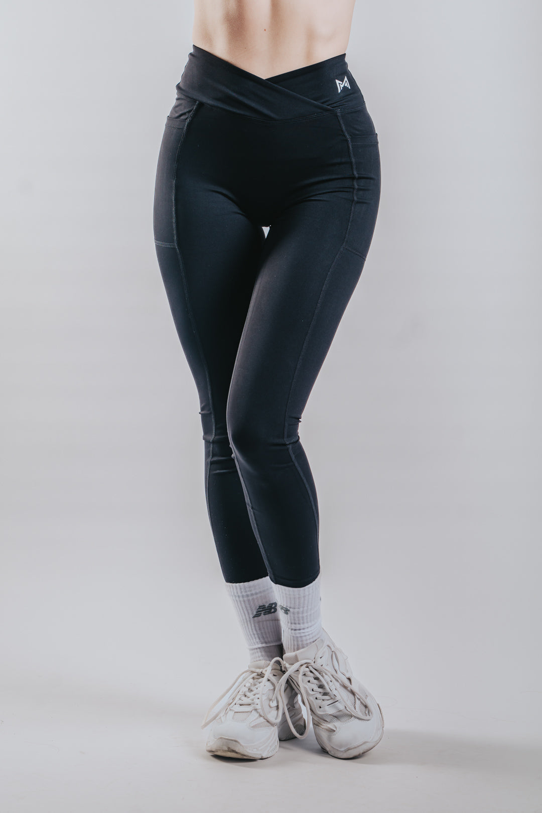 HIGH SUPPORT SPORT LEGGINGS - BLACK