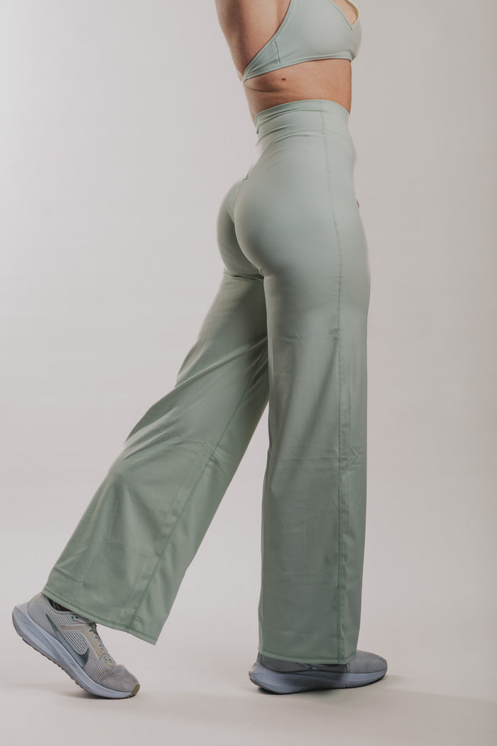 LUNA HALTER SPORT WIDE LEGGINGS - GREEN