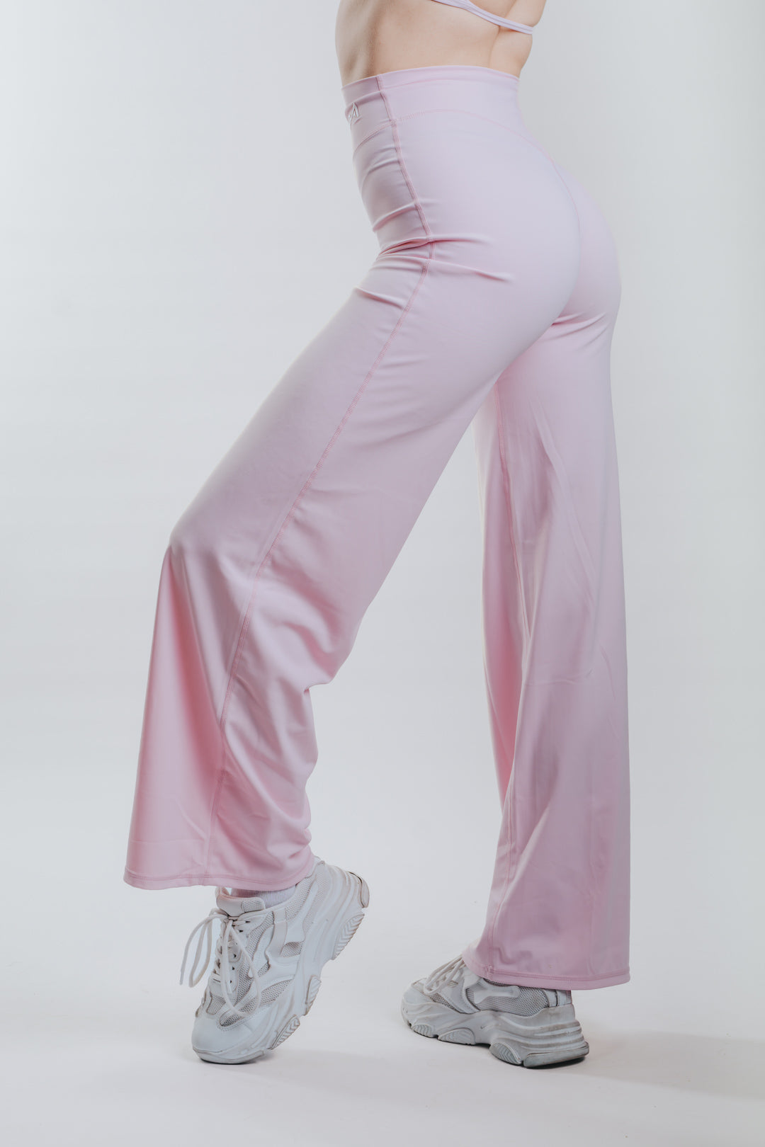SUJETADOR HALTER ESCULPIDO