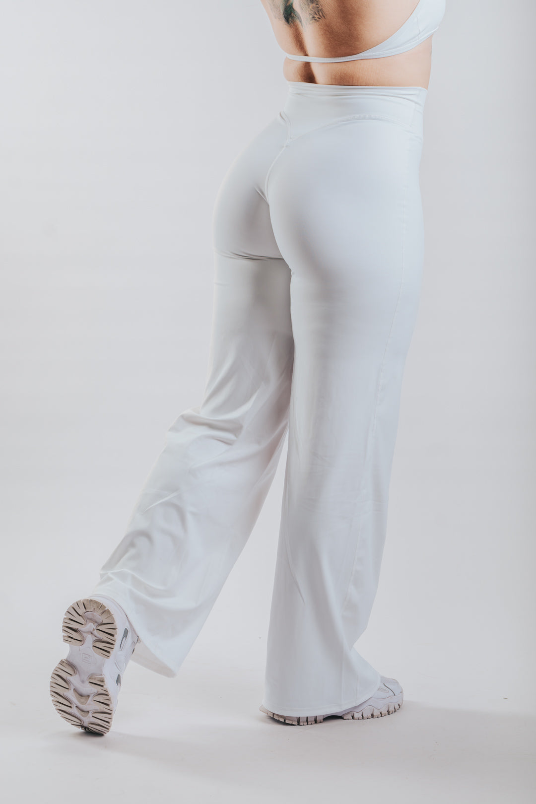 LUNA HALTER SPORT WIDE LEGGINGS - WHITE